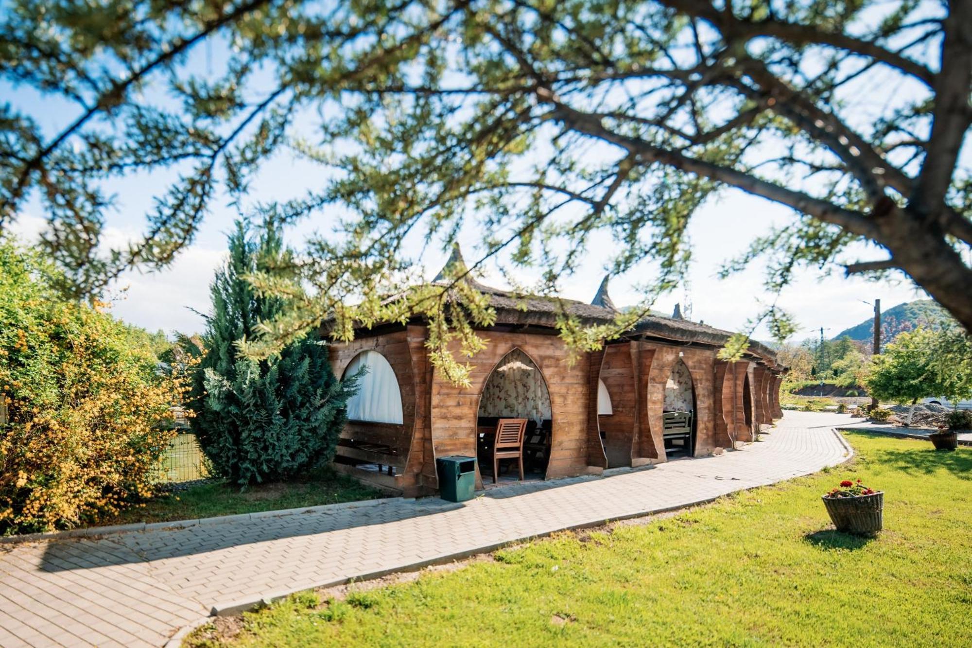 Hotel Montana Garden Răşinari Exteriér fotografie